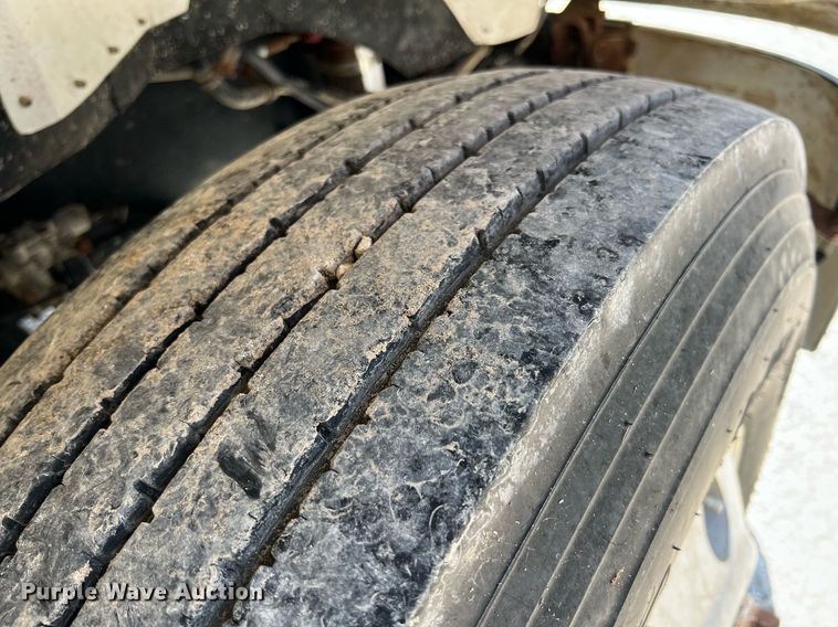 image for item LG9126 1999 Kenworth T300  flatbed truck