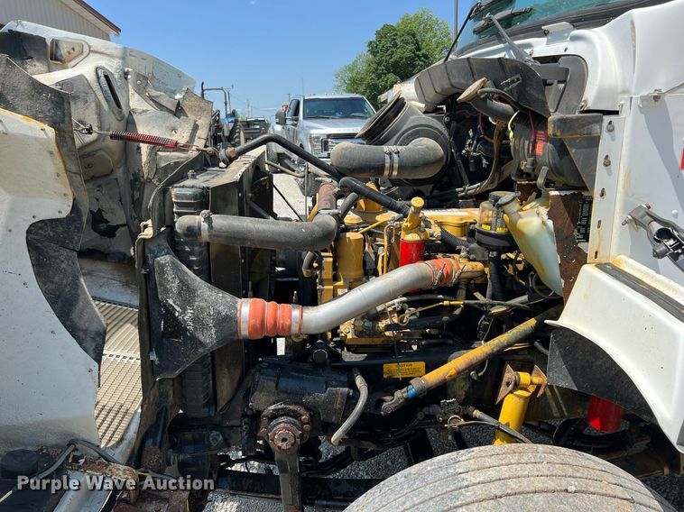 image for item LG9126 1999 Kenworth T300  flatbed truck