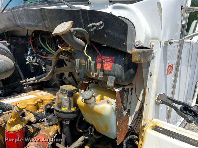 image for item LG9126 1999 Kenworth T300  flatbed truck