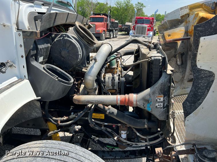 image for item LG9126 1999 Kenworth T300  flatbed truck