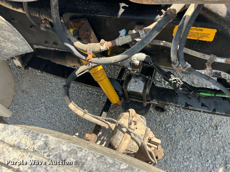 image for item LG9126 1999 Kenworth T300  flatbed truck