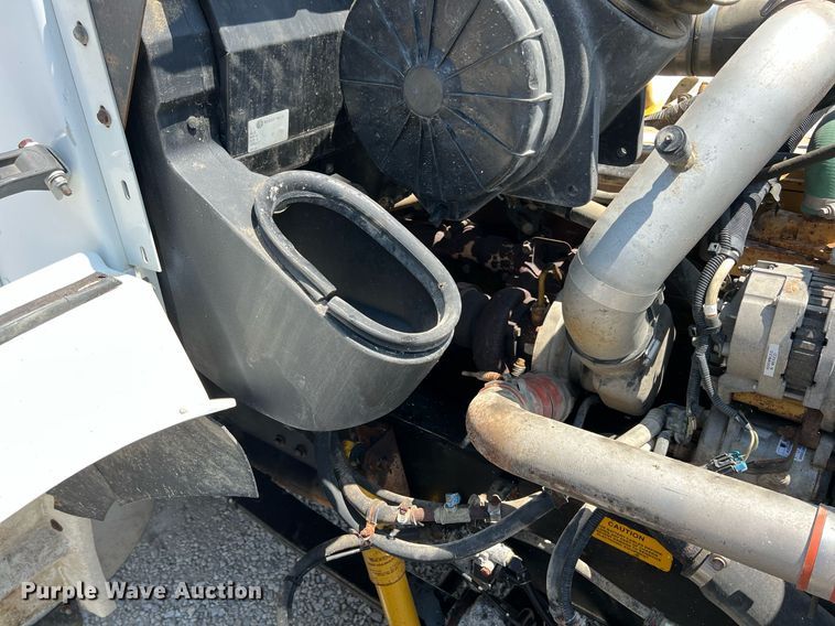 image for item LG9126 1999 Kenworth T300  flatbed truck