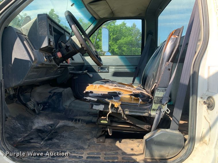 image for item LH9634 1995 Chevrolet Kodiak C6500  truck cab and chassis