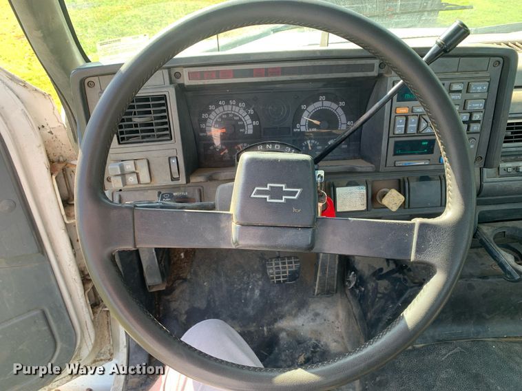 image for item LH9634 1995 Chevrolet Kodiak C6500  truck cab and chassis