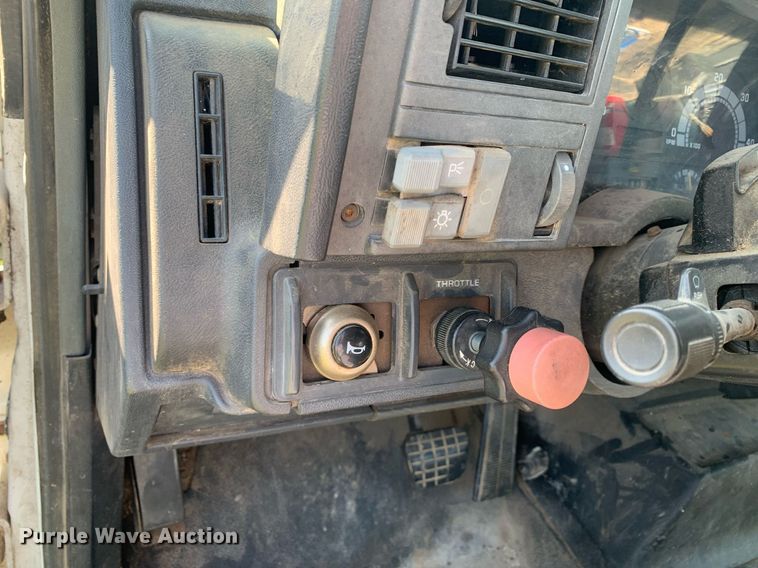 image for item LH9634 1995 Chevrolet Kodiak C6500  truck cab and chassis