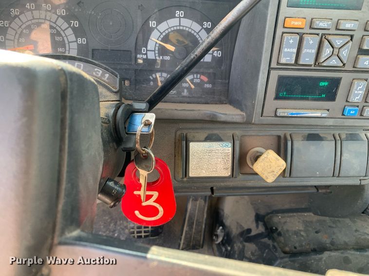 image for item LH9634 1995 Chevrolet Kodiak C6500  truck cab and chassis