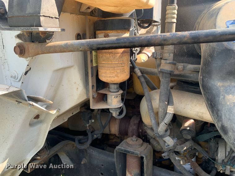 image for item LH9634 1995 Chevrolet Kodiak C6500  truck cab and chassis