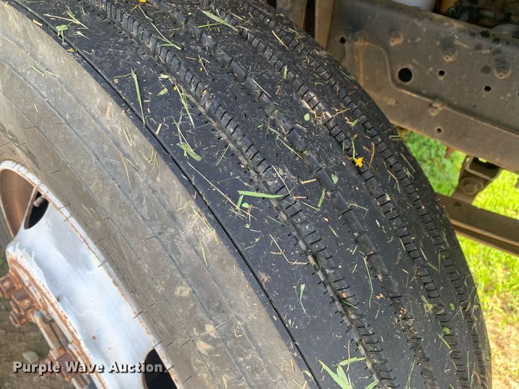 image for item LH9634 1995 Chevrolet Kodiak C6500  truck cab and chassis