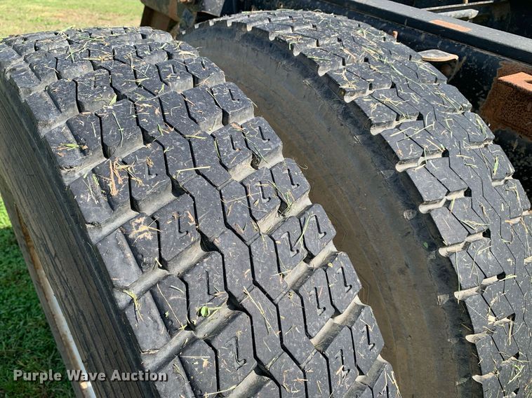 image for item LH9634 1995 Chevrolet Kodiak C6500  truck cab and chassis