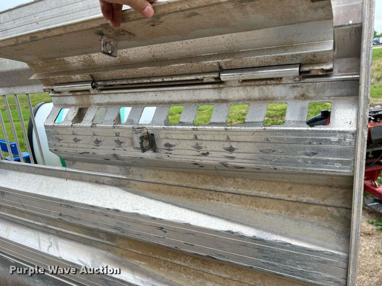 image for item LI9705 East  aluminum headache rack