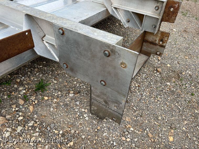 image for item LI9705 East  aluminum headache rack