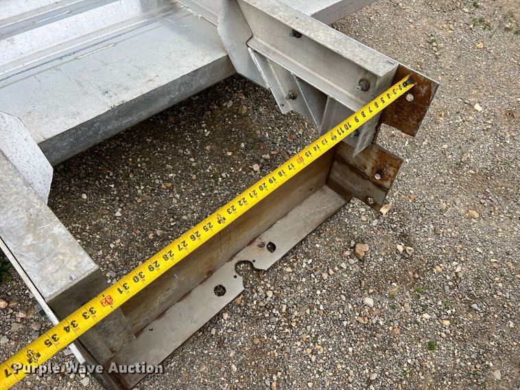 image for item LI9705 East  aluminum headache rack