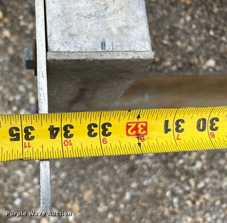 image for item LI9705 East  aluminum headache rack