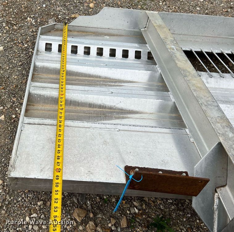 image for item LI9705 East  aluminum headache rack