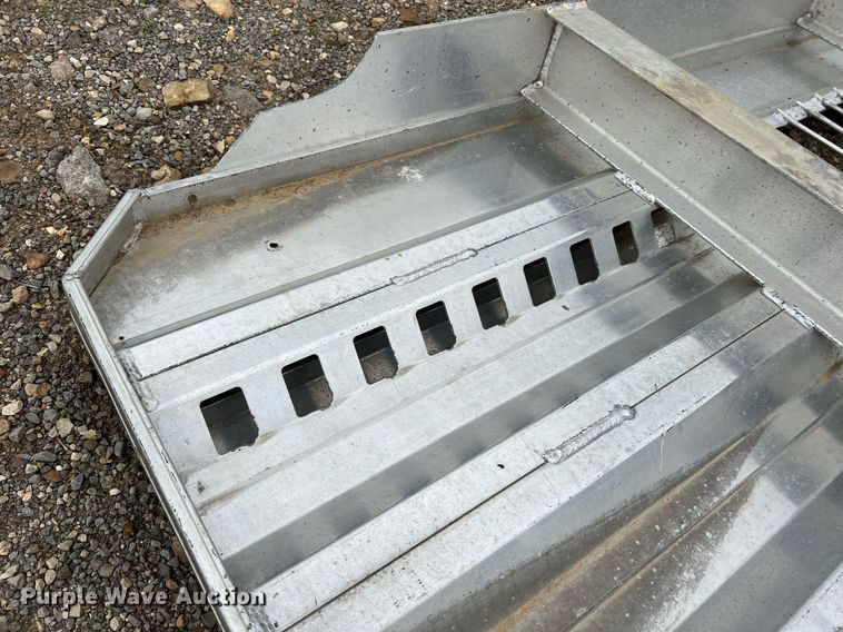 image for item LI9705 East  aluminum headache rack