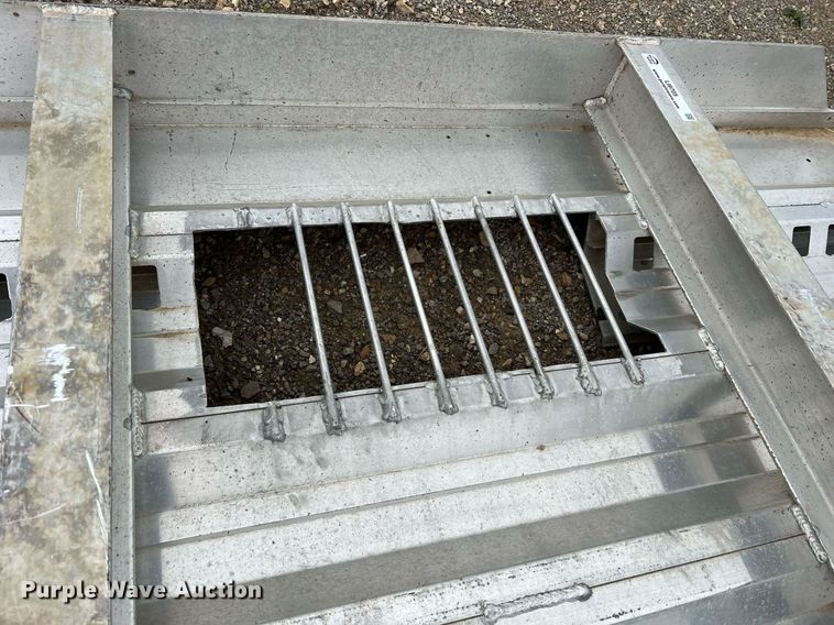 image for item LI9705 East  aluminum headache rack