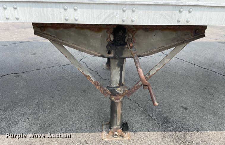 image for item LJ9676 1999 Stoughton AVW-485T-S-C  dry van trailer