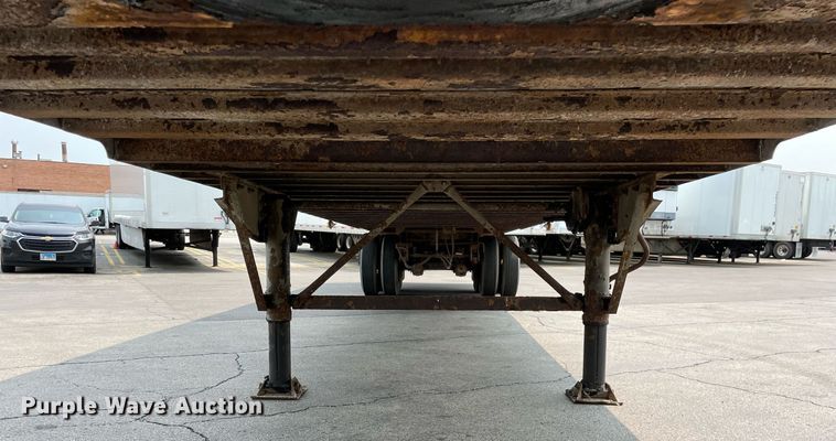 image for item LJ9676 1999 Stoughton AVW-485T-S-C  dry van trailer