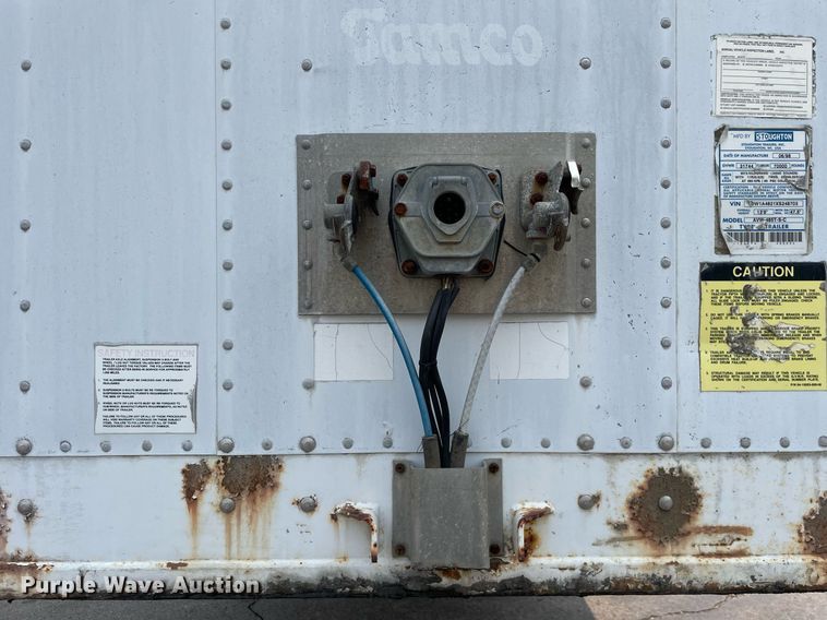 image for item LJ9676 1999 Stoughton AVW-485T-S-C  dry van trailer