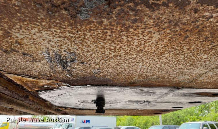 image for item LJ9676 1999 Stoughton AVW-485T-S-C  dry van trailer