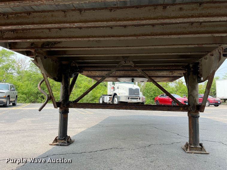 image for item LJ9676 1999 Stoughton AVW-485T-S-C  dry van trailer