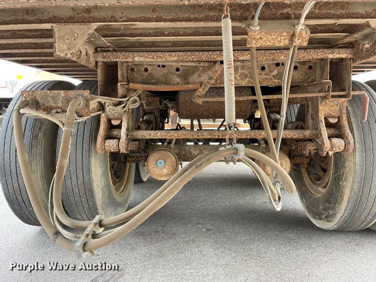 image for item LJ9676 1999 Stoughton AVW-485T-S-C  dry van trailer