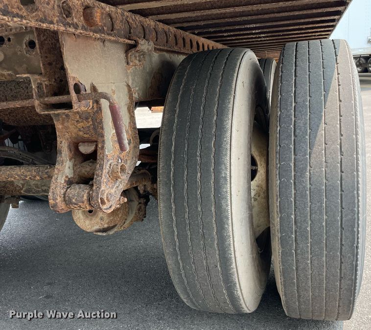 image for item LJ9676 1999 Stoughton AVW-485T-S-C  dry van trailer