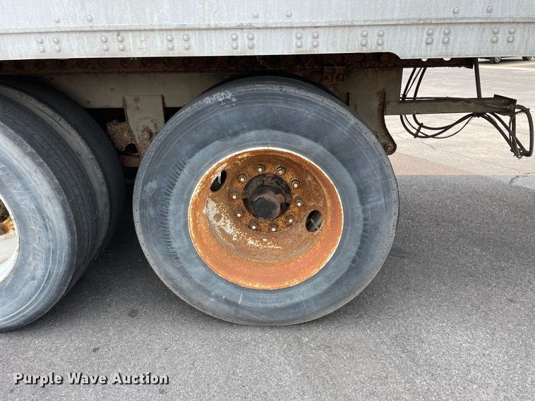 image for item LJ9676 1999 Stoughton AVW-485T-S-C  dry van trailer