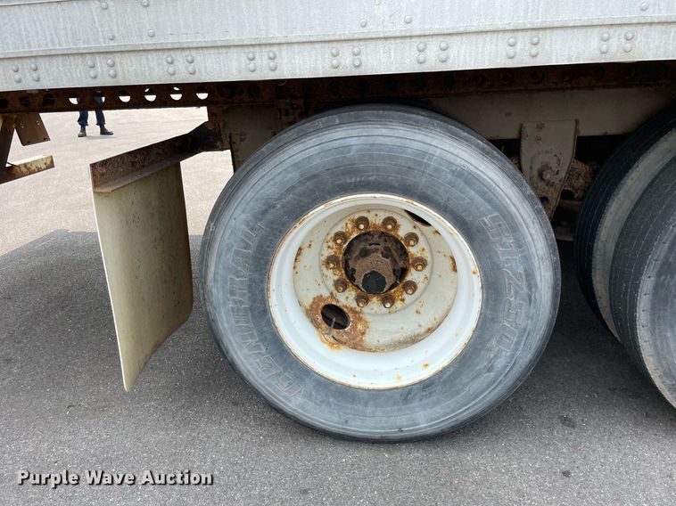 image for item LJ9676 1999 Stoughton AVW-485T-S-C  dry van trailer