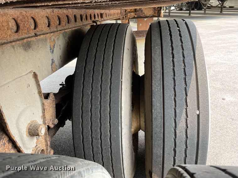 image for item LJ9676 1999 Stoughton AVW-485T-S-C  dry van trailer