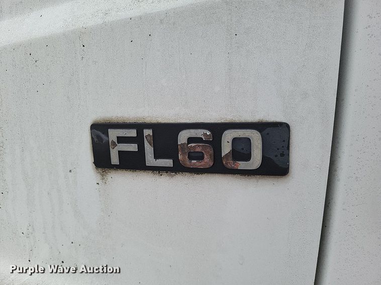 image for item LR9245 2000 Freightliner FL60  flatbed truck