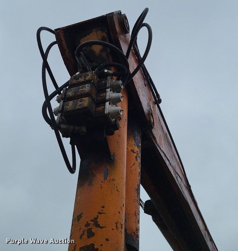 image for item LR9245 2000 Freightliner FL60  flatbed truck