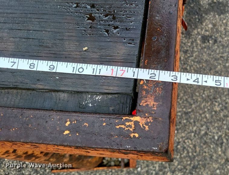 image for item LR9245 2000 Freightliner FL60  flatbed truck