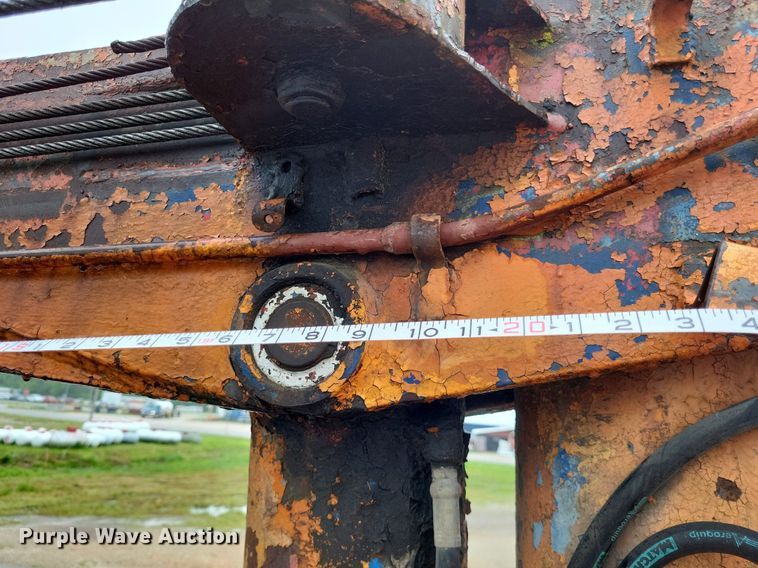 image for item LR9245 2000 Freightliner FL60  flatbed truck