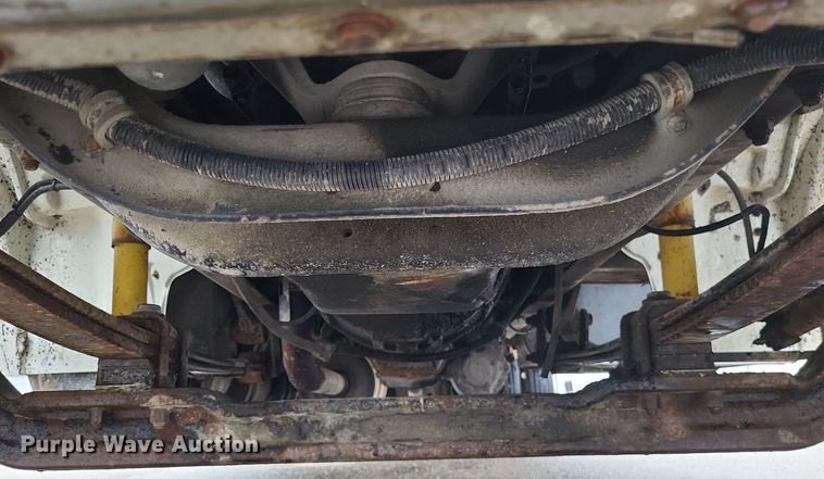 image for item LR9245 2000 Freightliner FL60  flatbed truck