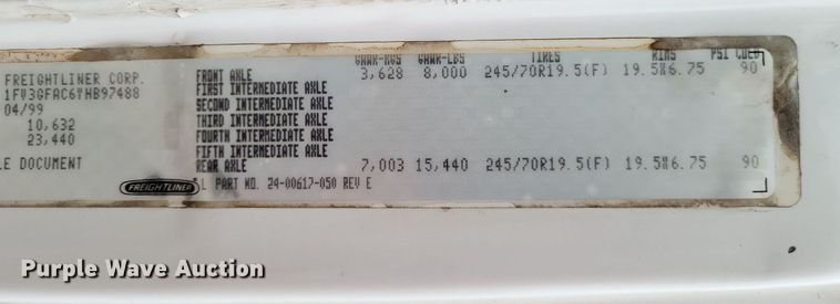 image for item LR9245 2000 Freightliner FL60  flatbed truck