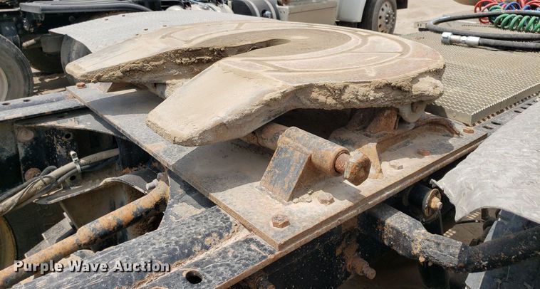 image for item LT9738 2002 Mack CH613  semi truck