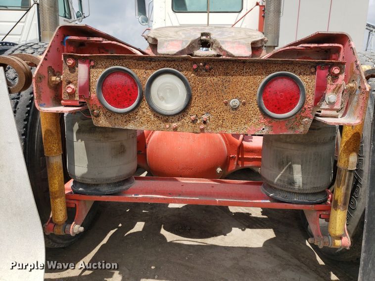 image for item LT9740 1999 Mack CH613  semi truck