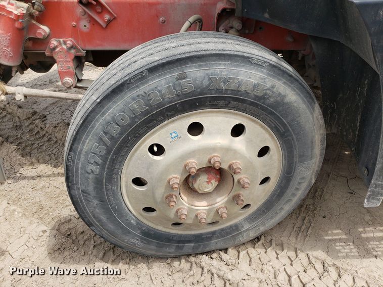 image for item LT9740 1999 Mack CH613  semi truck