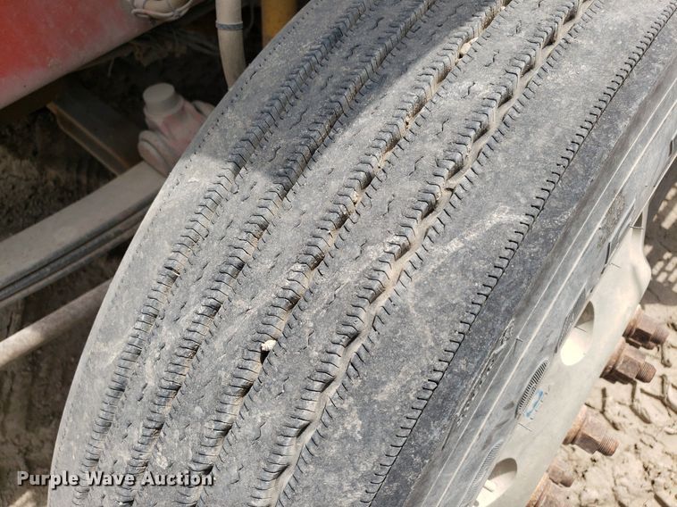 image for item LT9740 1999 Mack CH613  semi truck