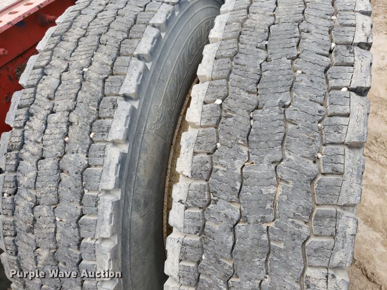 image for item LT9740 1999 Mack CH613  semi truck