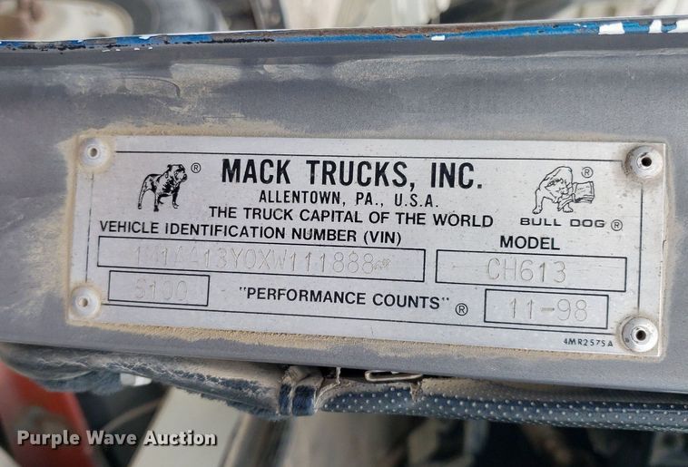 image for item LT9740 1999 Mack CH613  semi truck