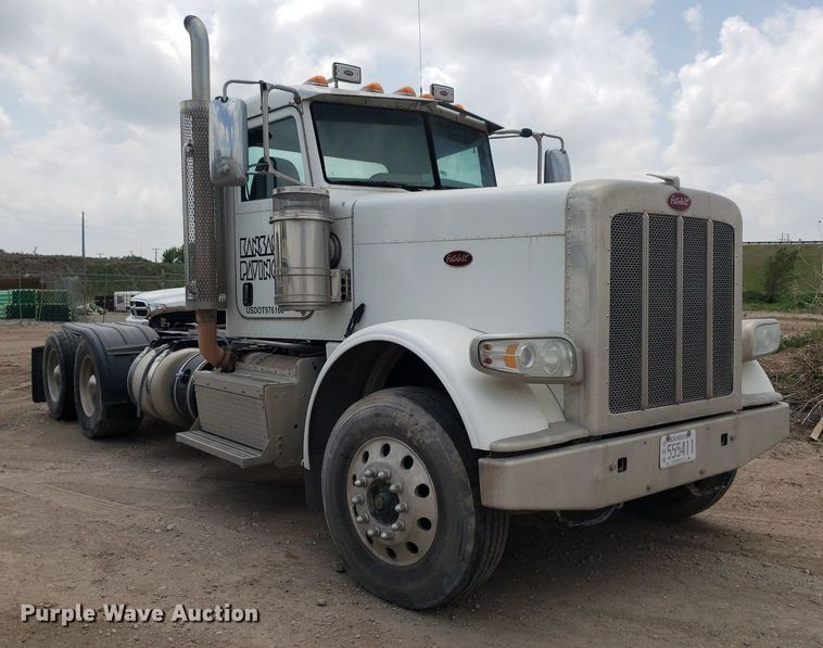 image for item LT9747 2013 Peterbilt 388  semi truck