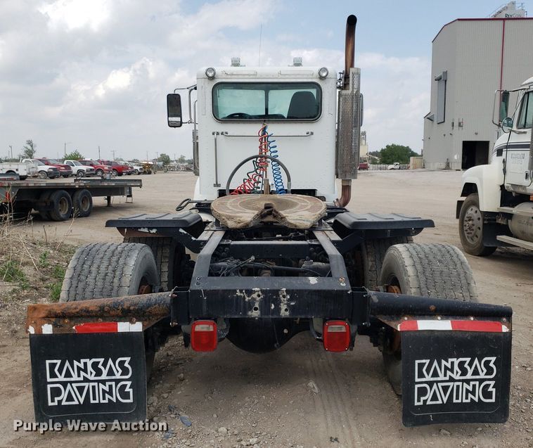 image for item LT9747 2013 Peterbilt 388  semi truck