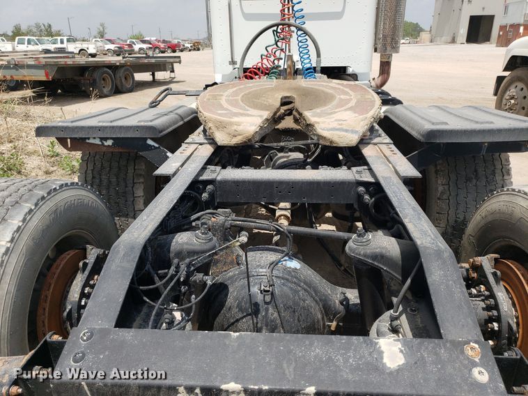 image for item LT9747 2013 Peterbilt 388  semi truck