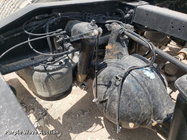 image for item LT9747 2013 Peterbilt 388  semi truck