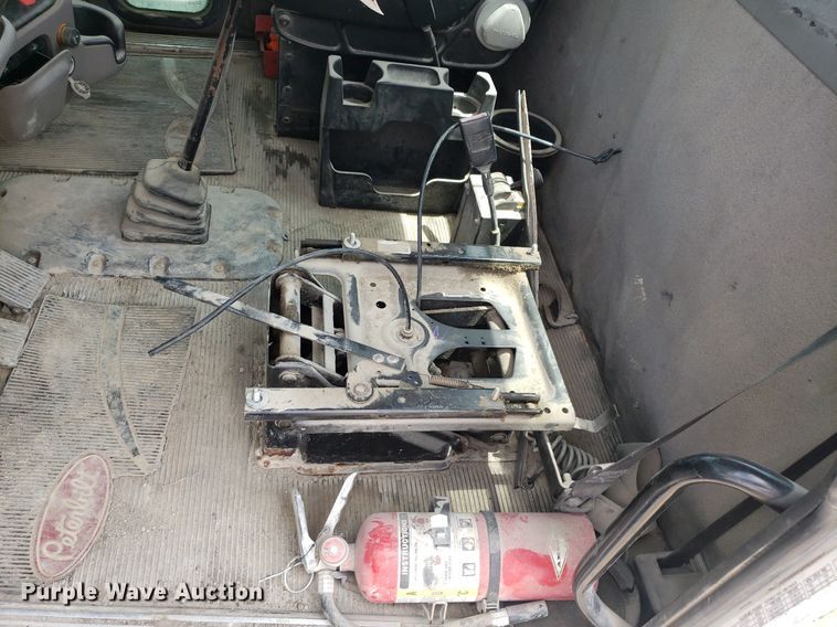 image for item LT9747 2013 Peterbilt 388  semi truck