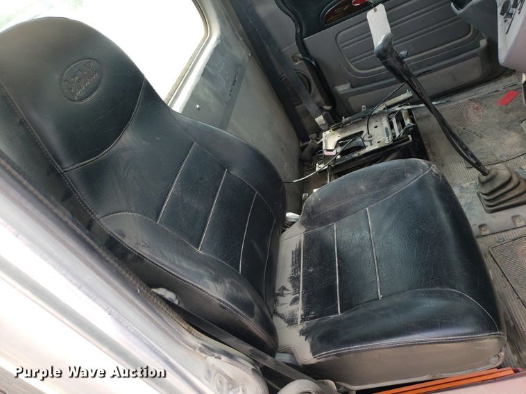 image for item LT9747 2013 Peterbilt 388  semi truck