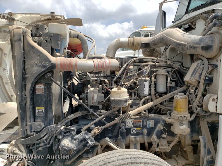 image for item LT9747 2013 Peterbilt 388  semi truck