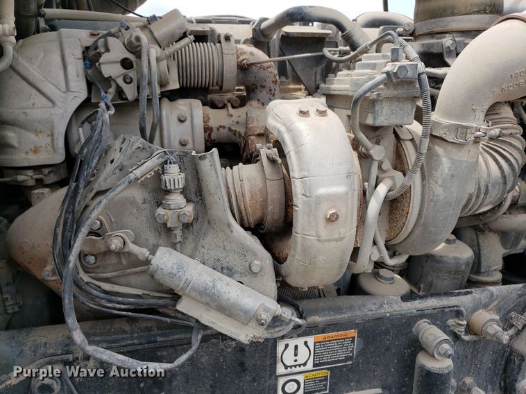 image for item LT9747 2013 Peterbilt 388  semi truck